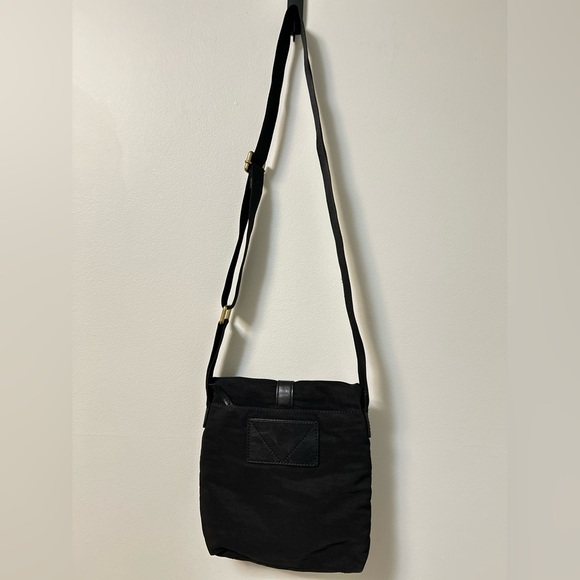 Fossil Black Nylon Crossbody Bag | Adjustable Strap | Magnetic Flap | - Picture 5 of 15